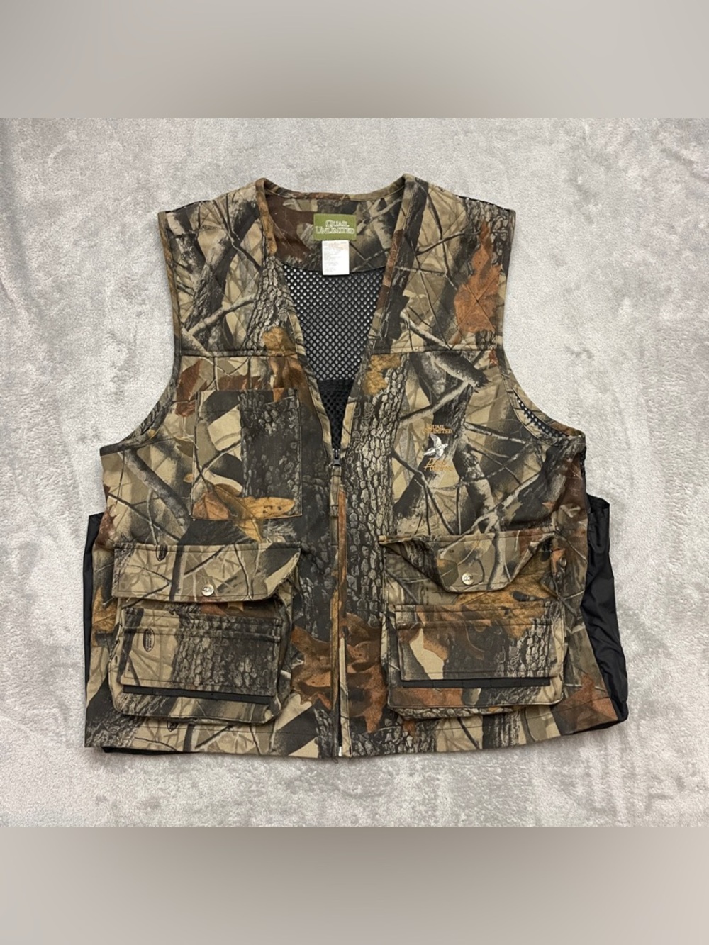 Quail Unlimited Mens Medium Camo Hunting Vest Realtree Hardwoods Outdoors